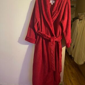 Midnight by Carole Hochman Red Plush Robe (NWOT)